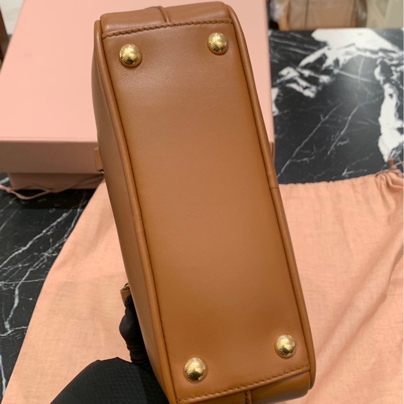 未使用过，Miu Miu/繆繆 乾邑色Arcadie皮革手袋 ，小號焦糖色保齡球包，手提包單肩-4