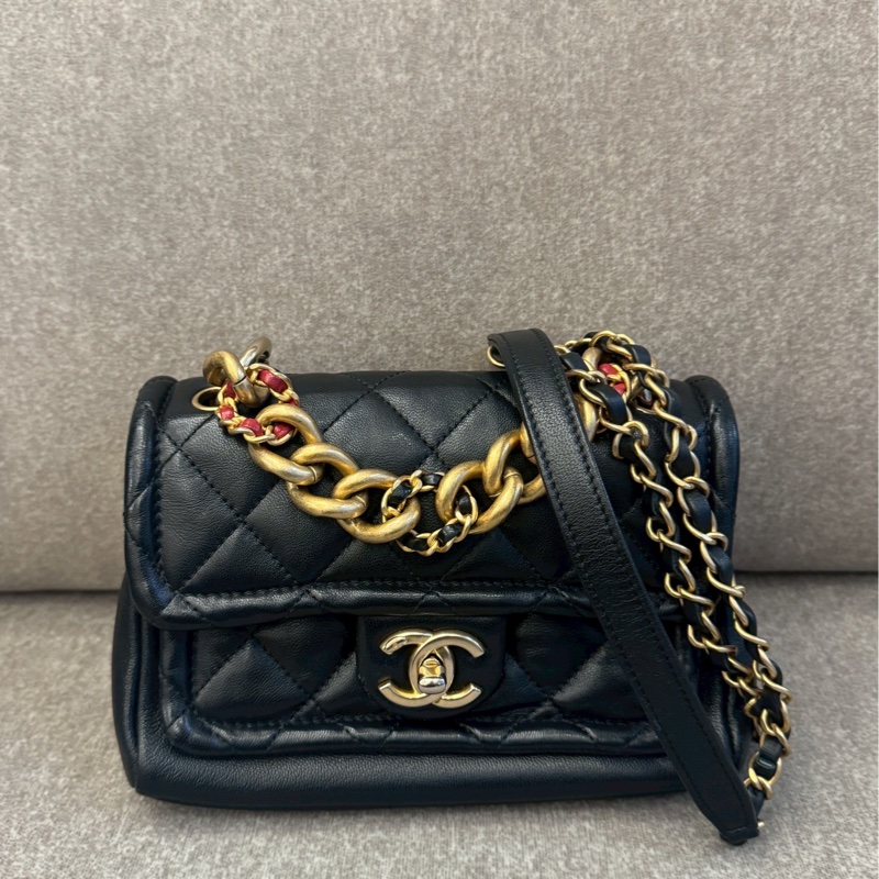 香奈兒黑色豆腐包-0