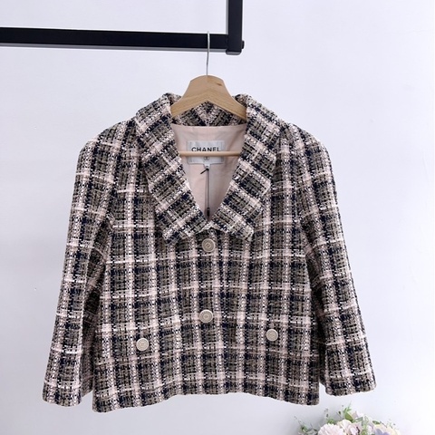 未使用 Chanel 19春夏毛呢外套 38碼 胸圍100 衣長52 原價4萬多