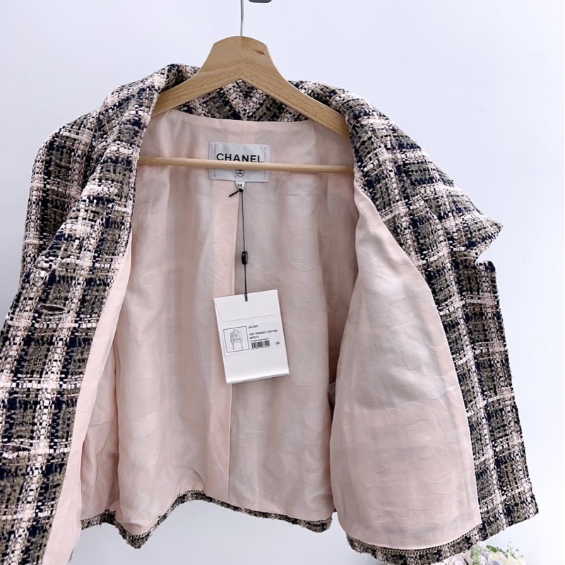 未使用 Chanel 19春夏毛呢外套 38碼 胸圍100 衣長52 原價4萬多-2