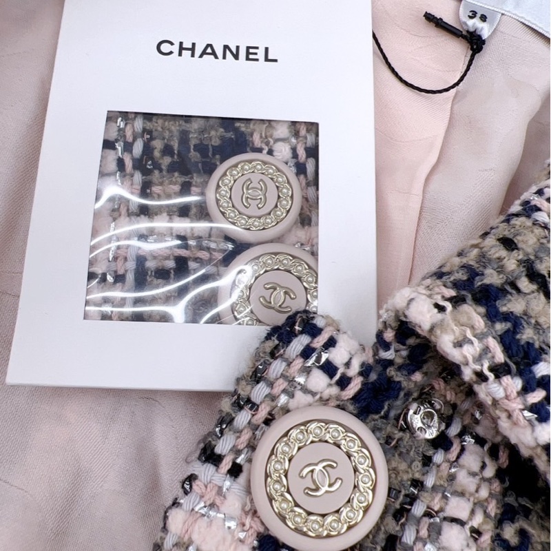 未使用 Chanel 19春夏毛呢外套 38碼 胸圍100 衣長52 原價4萬多-5
