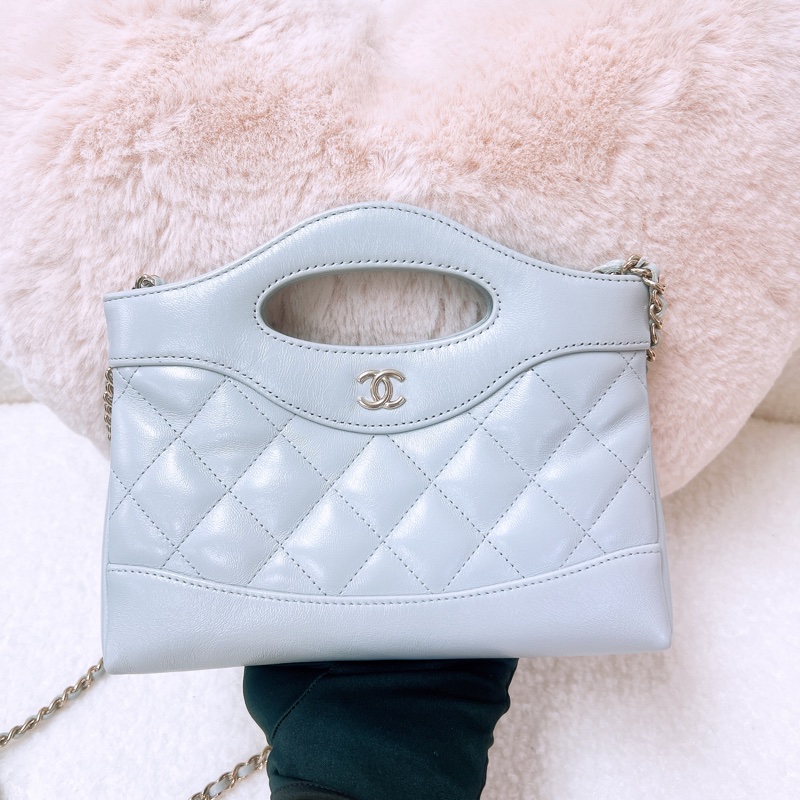 Chanel 31 nano 淺灰色手柄包-1