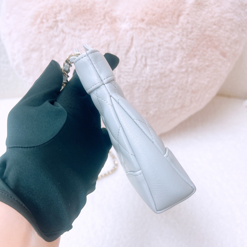 Chanel 31 nano 淺灰色手柄包-5