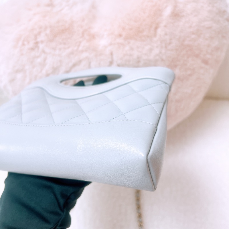 Chanel 31 nano 淺灰色手柄包-7