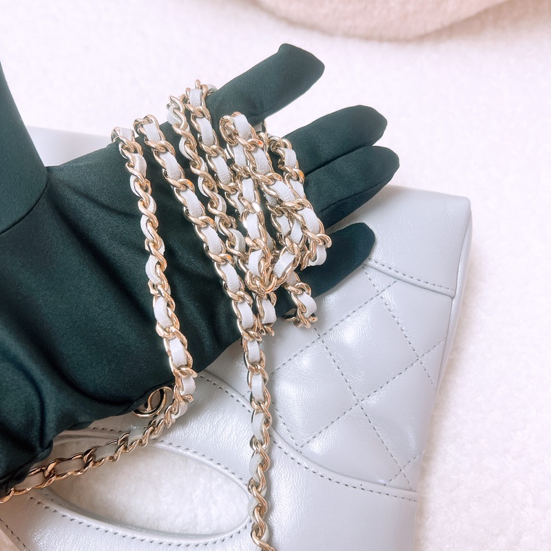 Chanel 31 nano 淺灰色手柄包-10