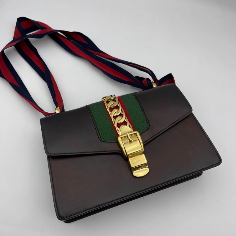 Gucci/古馳 黑色塞爾維亞中號,雙肩帶 ,可單肩斜挎,95新❤️成色 尺寸26✖️17-10