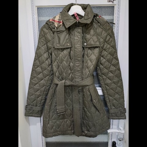 Burberry 灰綠菱格外套