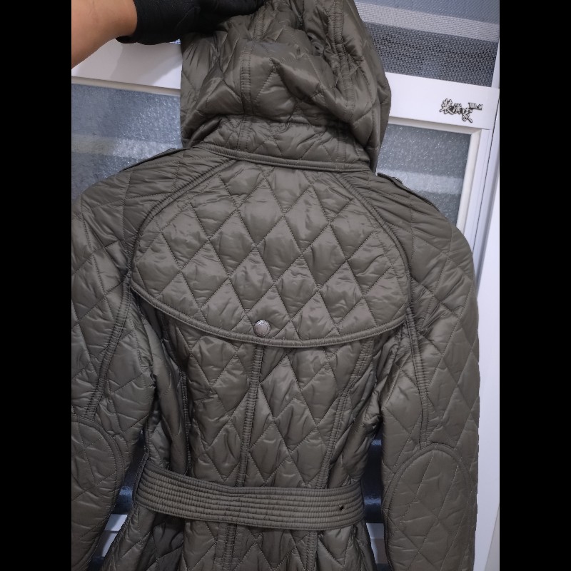 Burberry 灰綠菱格外套-6