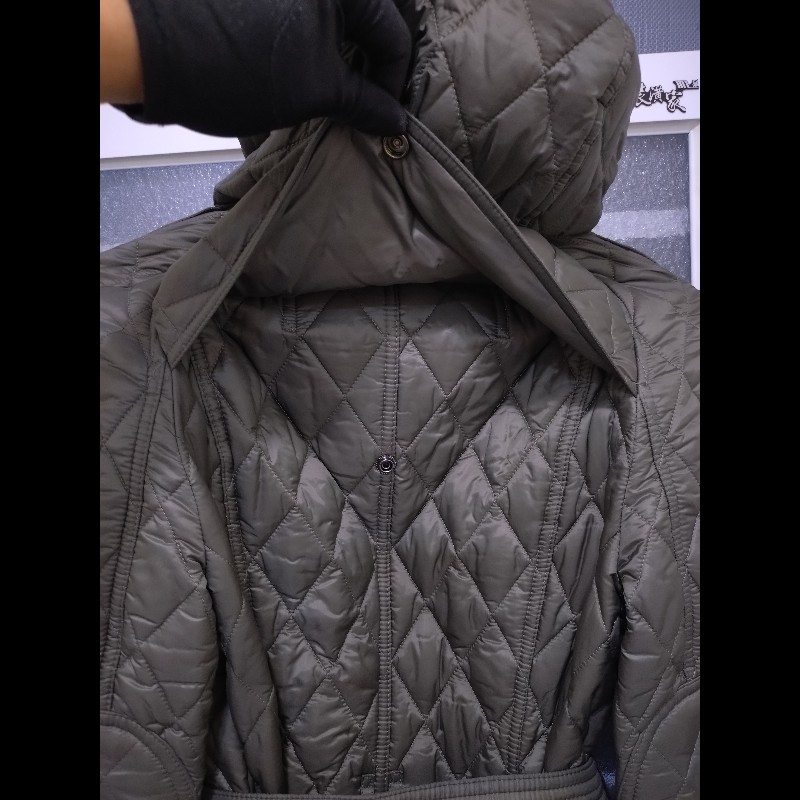 Burberry 灰綠菱格外套-15