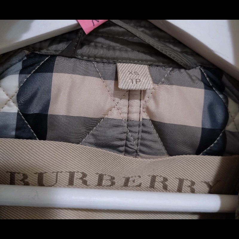 Burberry 灰綠菱格外套-20