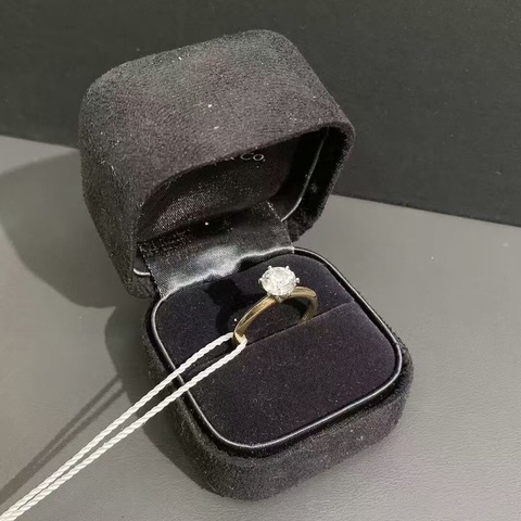 Tiffany 1克拉鑽戒18k金戒托52號，主鑽1.2ct，顏色G，淨度vvs2