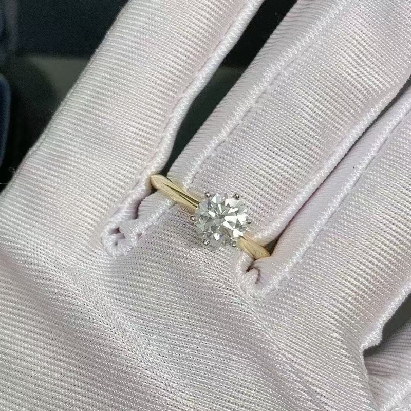 Tiffany 1克拉鑽戒18k金戒托52號，主鑽1.2ct，顏色G，淨度vvs2-5