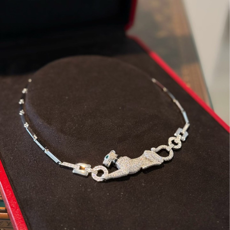 cartier 卡地亞 高級珠寶 頸鏈 PANTHERE DE CARTIER系列 豹子項鍊  白金滿鑽  整個豹子由373顆鑽石以及祖母綠 黑瑪瑙組成-0