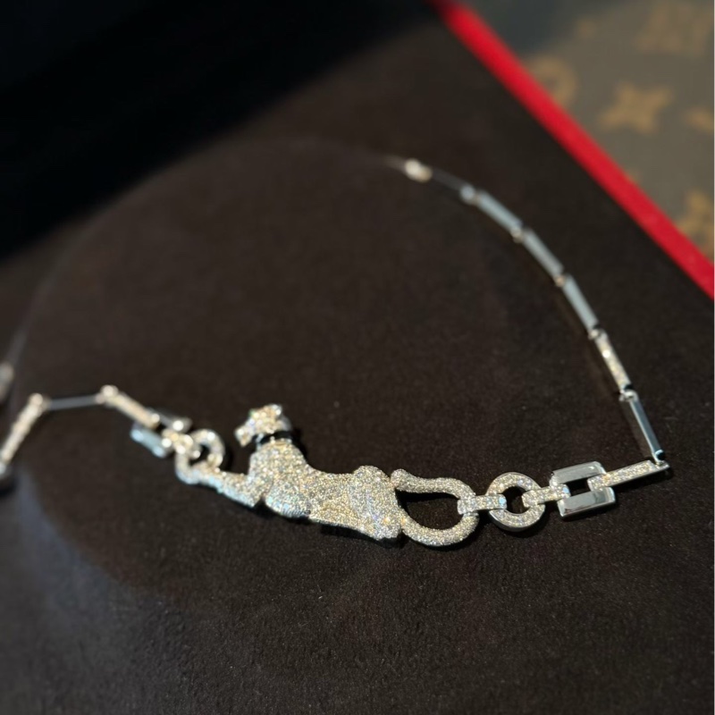 cartier 卡地亞 高級珠寶 頸鏈 PANTHERE DE CARTIER系列 豹子項鍊  白金滿鑽  整個豹子由373顆鑽石以及祖母綠 黑瑪瑙組成-1
