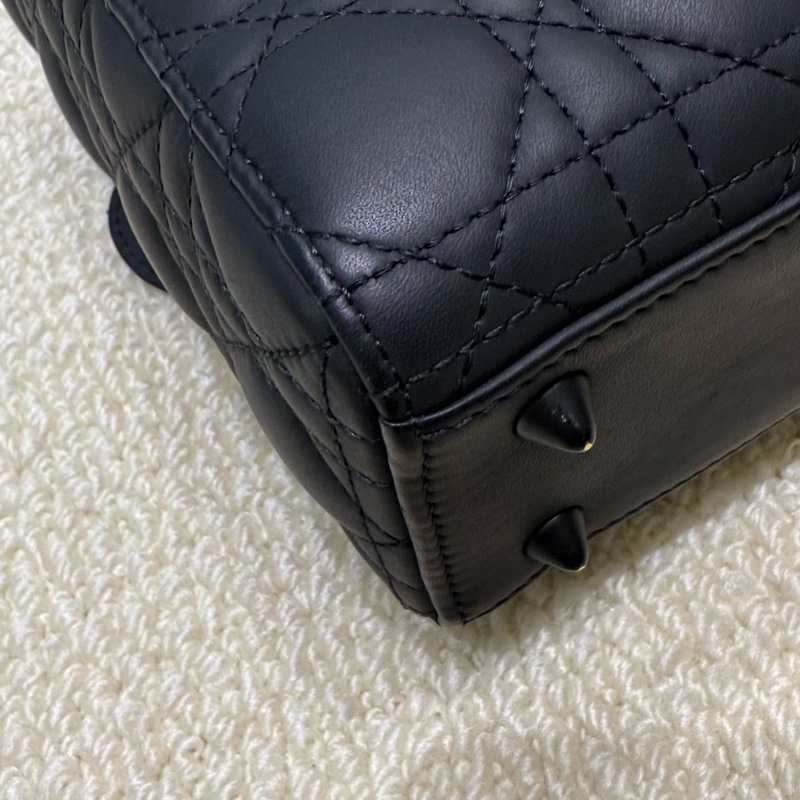 DIOR - So Black系列Lady Dior磨砂黛妃包-7