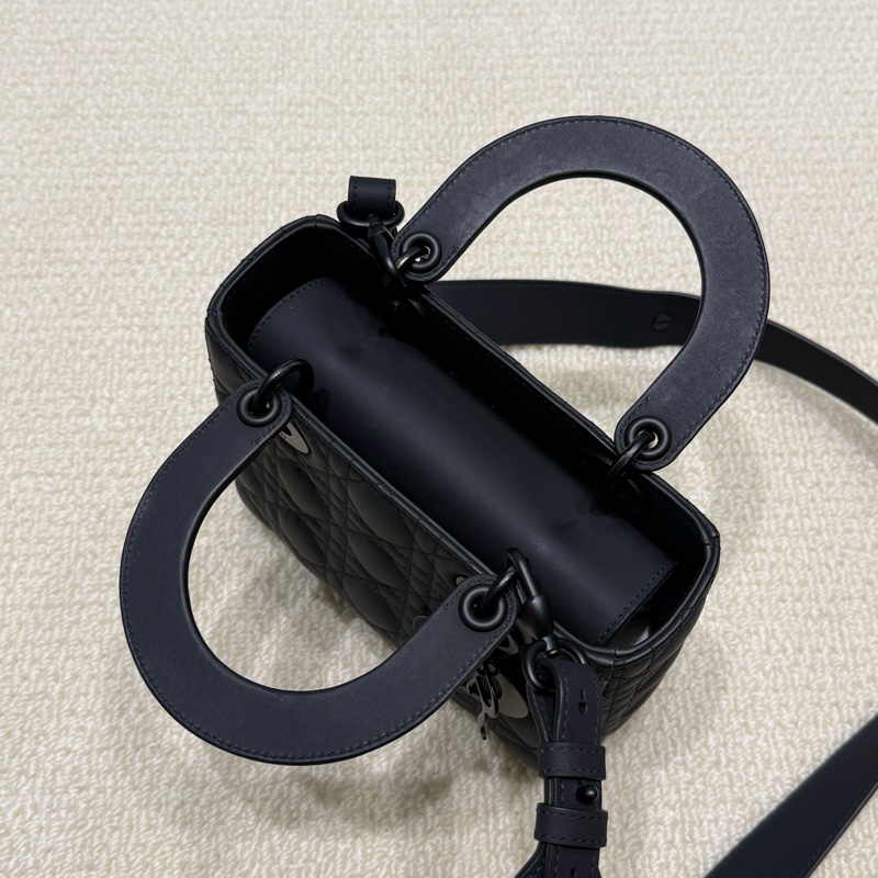 DIOR - So Black系列Lady Dior磨砂黛妃包-20