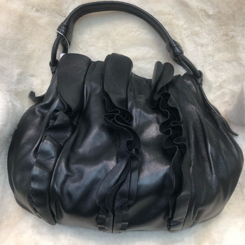 Prada Ruffle 全皮肩背包 XB999