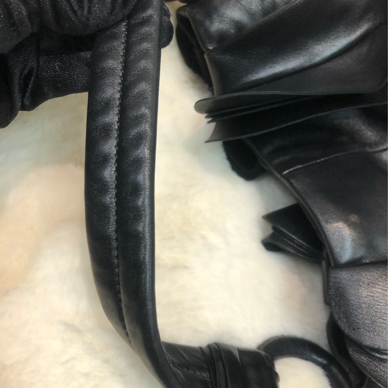 Prada Ruffle 全皮肩背包 XB999-6