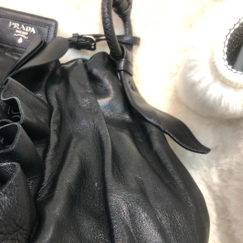 Prada Ruffle 全皮肩背包 XB999-8
