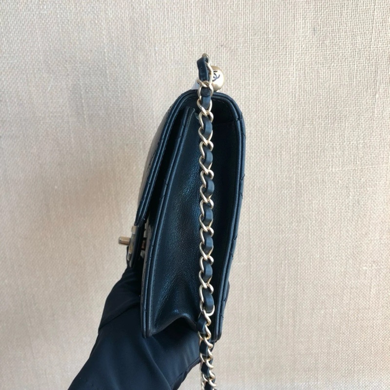 CHANEL香奈兒 Chic Pearls 翻蓋包 菱格紋迷你單肩包 黑色-1