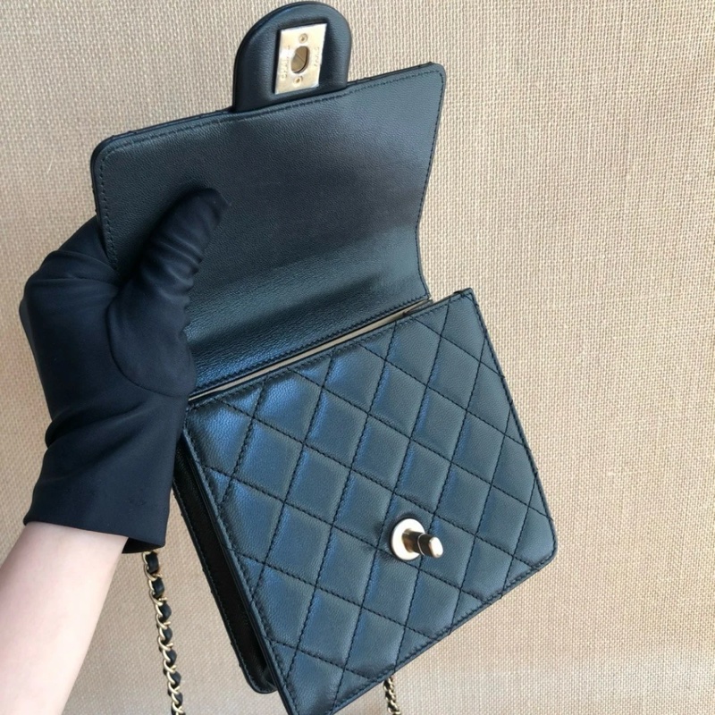 CHANEL香奈兒 Chic Pearls 翻蓋包 菱格紋迷你單肩包 黑色-4