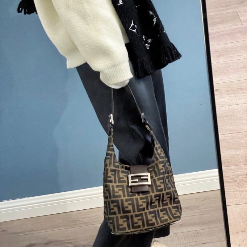 「JL精品代購」9新 Fendi老花薯條包-1