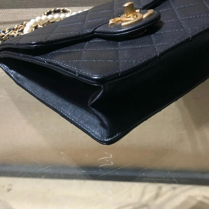 Chanel香奈兒翻蓋珍珠鏈條單肩包，黑色-2