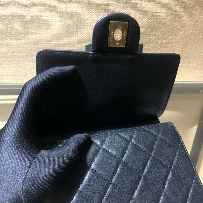 Chanel香奈兒翻蓋珍珠鏈條單肩包，黑色-3