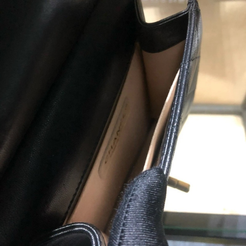 Chanel香奈兒翻蓋珍珠鏈條單肩包，黑色-4