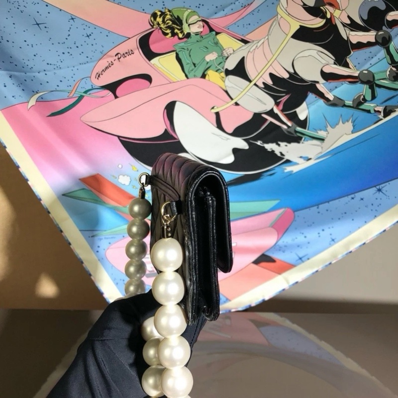 Chanel香奈兒絎縫珍珠鏈條單肩包翻蓋錢包包 胸包-4