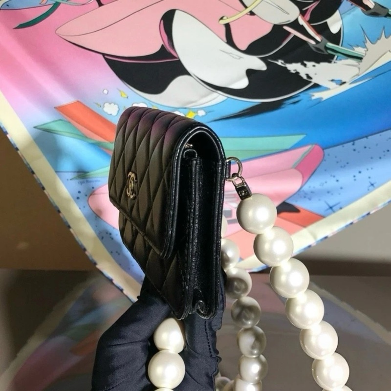 Chanel香奈兒絎縫珍珠鏈條單肩包翻蓋錢包包 胸包-6