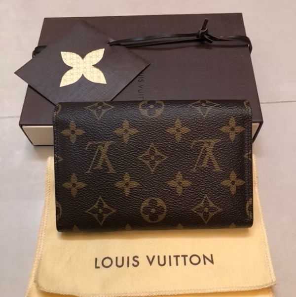 LOUIS VUITTON SARAH monogram 短款中夾-1