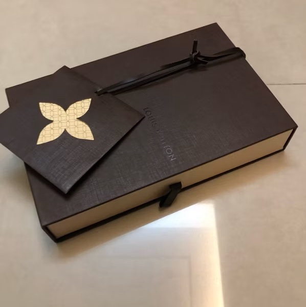 LOUIS VUITTON SARAH monogram 短款中夾-5