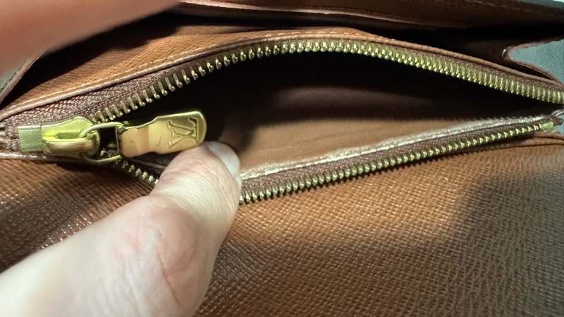 LOUIS VUITTON SARAH monogram 短款中夾-9