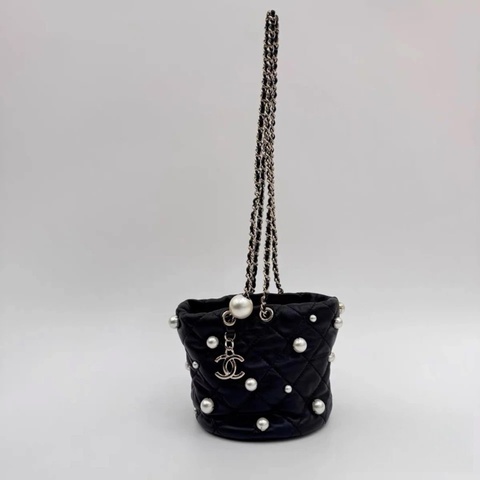 Chanel香奈兒珍珠鏈條黑色迷你單肩包皮革水桶包