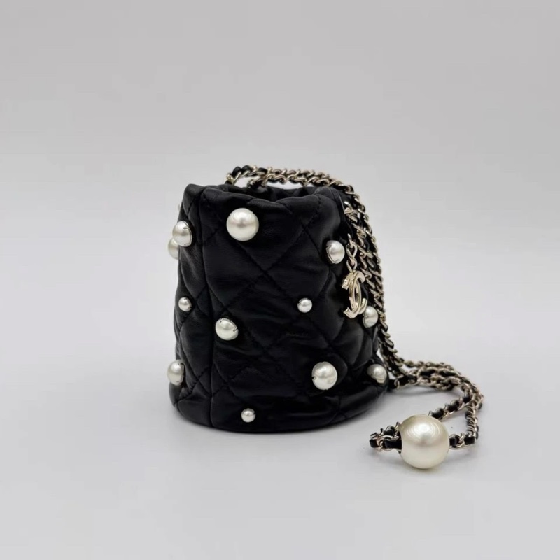 Chanel香奈兒珍珠鏈條黑色迷你單肩包皮革水桶包-2