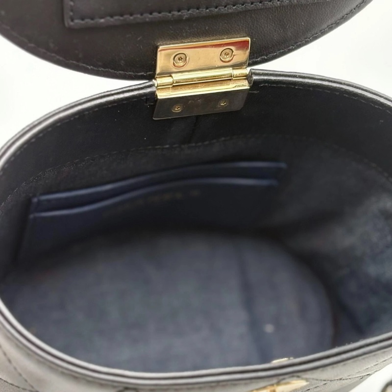 Chanel香奈兒化妝包鏈條單肩包-3