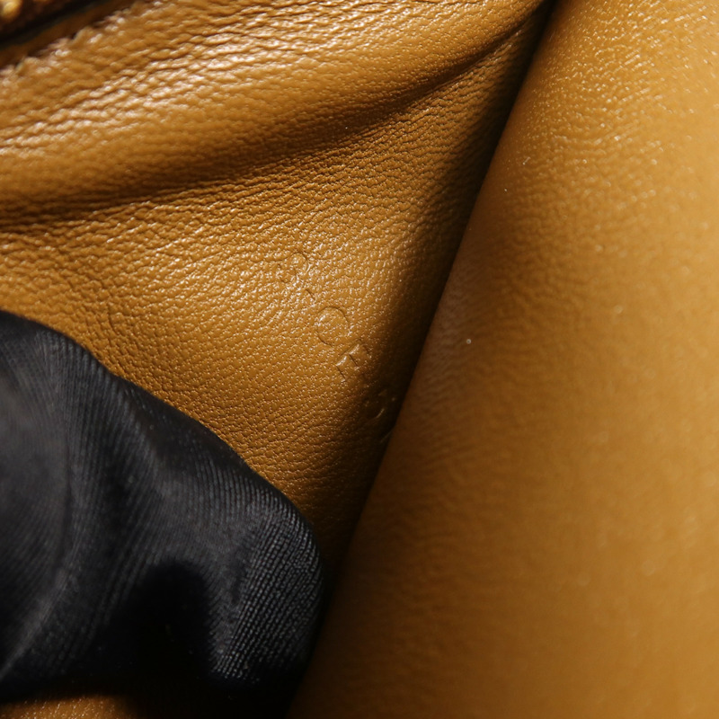 CELINE 牛皮皮革Classic Box金扣肩背袋-6