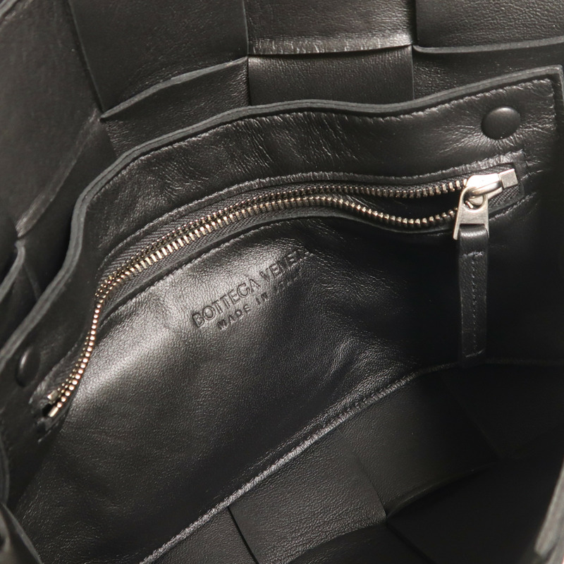 BOTTEGA VENETA 牛皮皮革Cassette Bag銀扣肩背袋-4