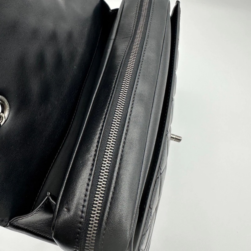 Chanel香奈兒 Citizen Zip CC 翻蓋包單肩包黑色 羊皮-8