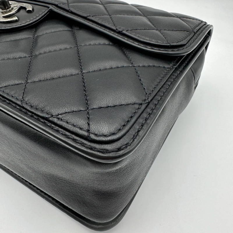Chanel香奈兒 Citizen Zip CC 翻蓋包單肩包黑色 羊皮-11