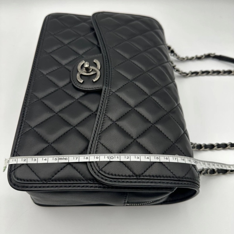 Chanel香奈兒 Citizen Zip CC 翻蓋包單肩包黑色 羊皮-18