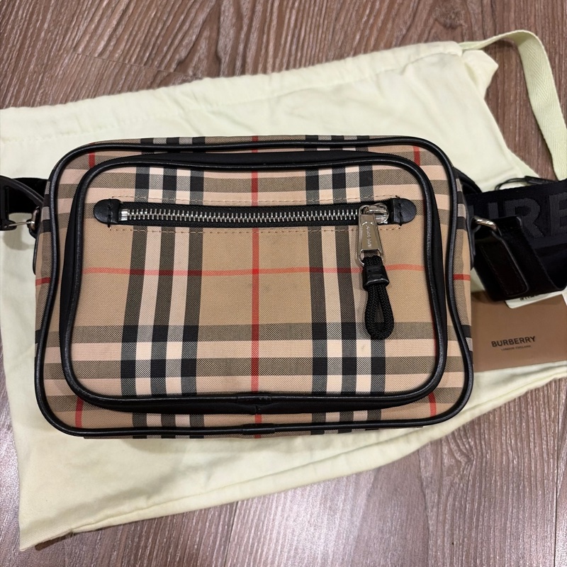 Burberry 相機包-0