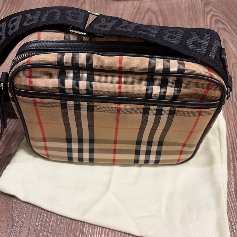 Burberry 相機包-3
