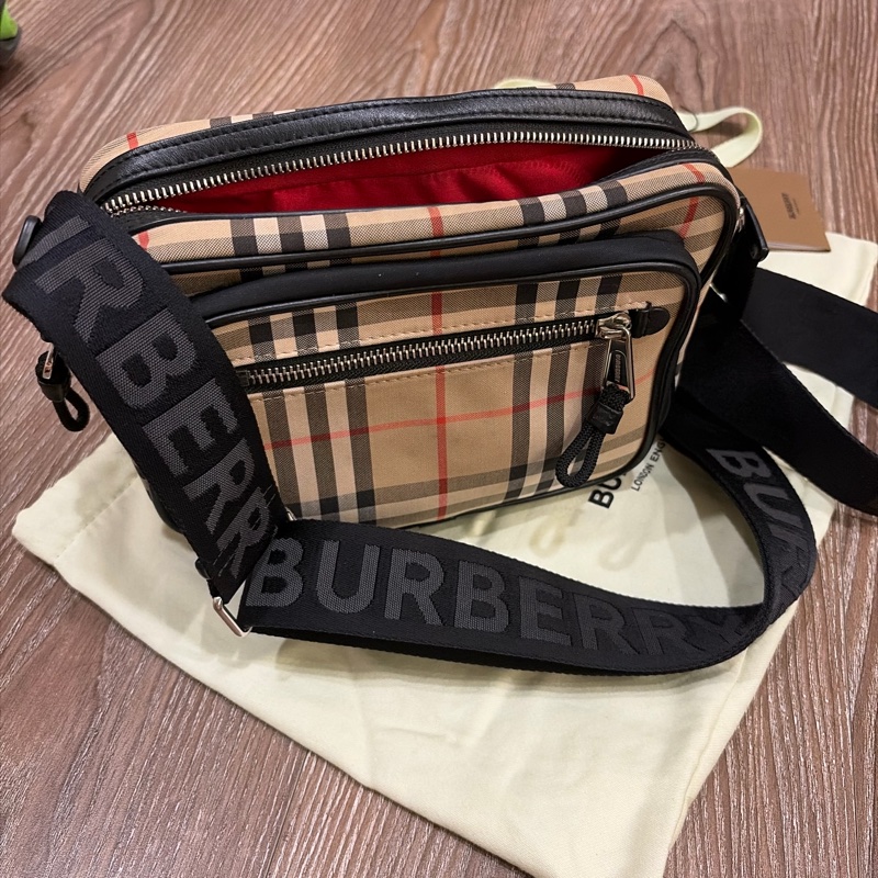 Burberry 相機包-4