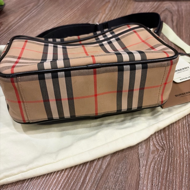 Burberry 相機包-7