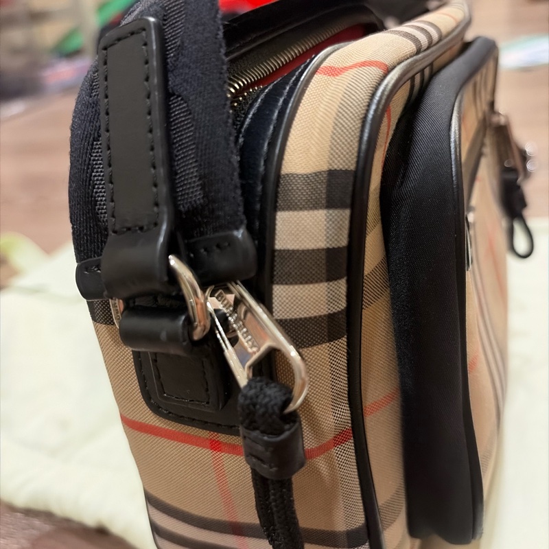 Burberry 相機包-12