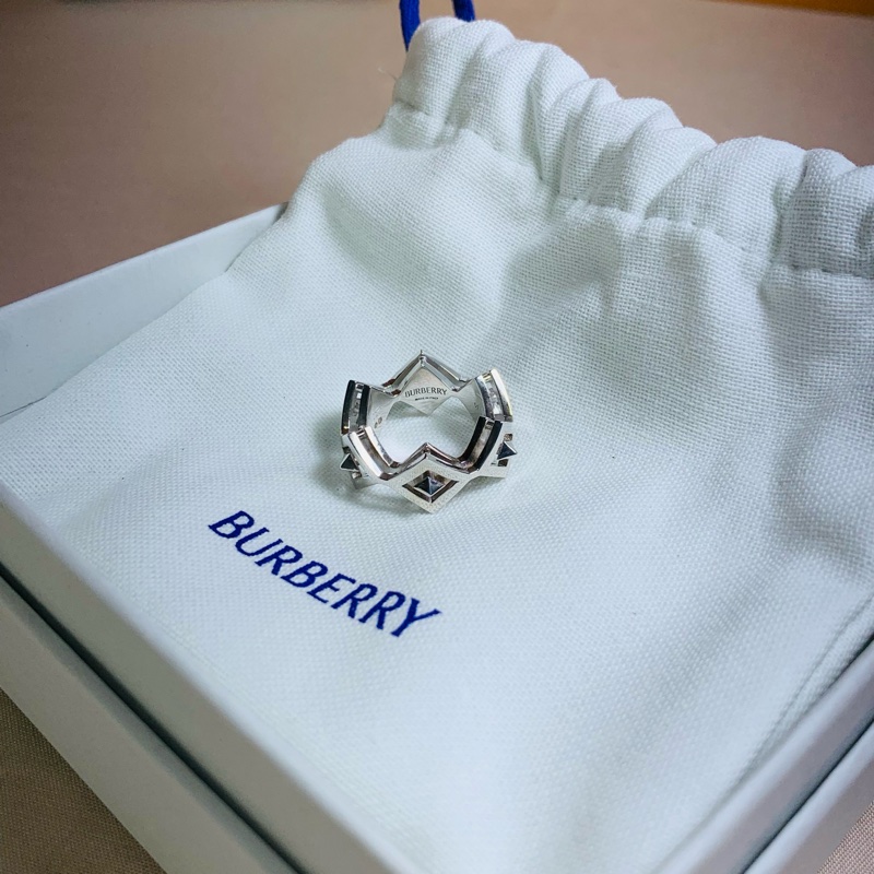 ‼️全台最甜 🎁全新盒裝 Burberry 巴寶莉 2024 菱形鏤空925純銀 戒指（原價18200）-0