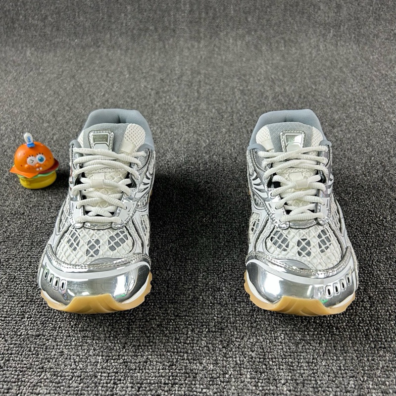 Bottega Veneta葆蝶家銀色休閑鞋 尺碼36 整體成色不錯-1