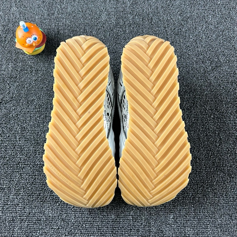 Bottega Veneta葆蝶家銀色休閑鞋 尺碼36 整體成色不錯-7